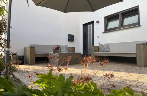 Langscheid Condo | Quiet, beautiful, modern and nicely furnished apartment with private access
