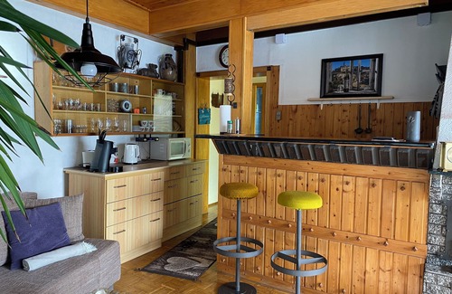 Niedershausen House | Quiet bungalow with covered terrace