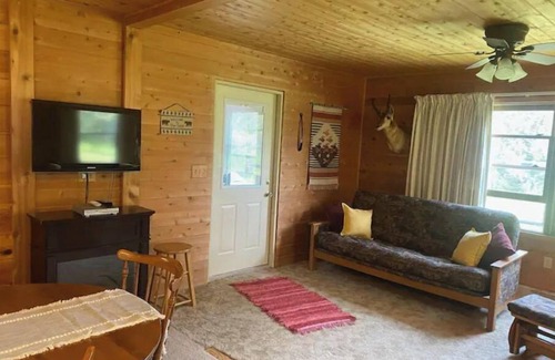 Iron Mountain Other | Quiet Cabin in the UP