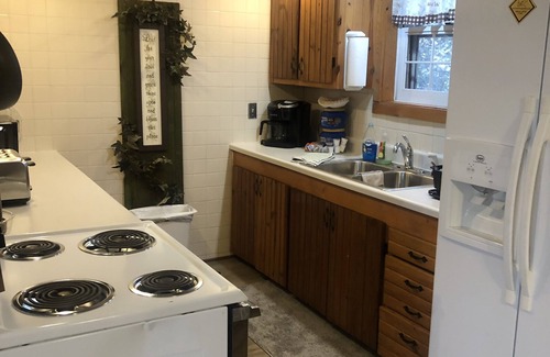 Redfield Cabin | Quiet cabin that sits right on the edge of the water! Pet friendly