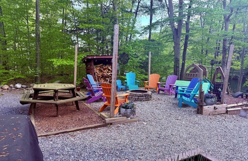 Leicester Cottage | Quiet Camp on the lake “Relax, Refresh, Unwind “