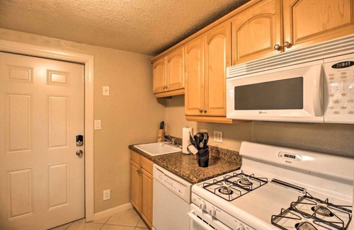 Southwest Apartment | Quiet - Central - Big Parking - Outdoor Area