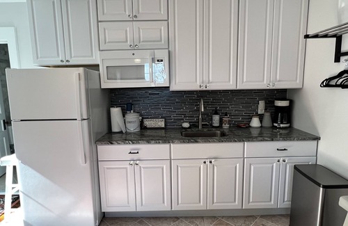 Tuscarora Bed & Breakfast | Quiet Central, Historic Farmhouse, Bed & Breakfast Suite - Suite 1 (NEW!)