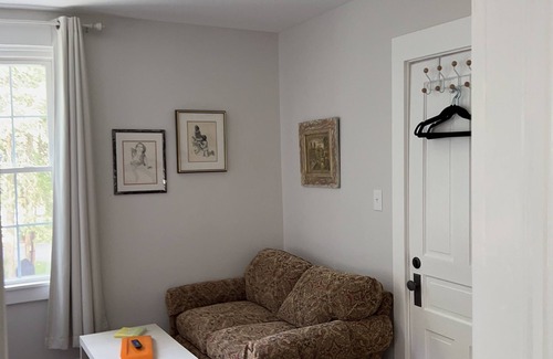Tuscarora Bed & Breakfast | Quiet Central, Historic Farmhouse, Bed & Breakfast Suite - Suite 2 (NEW!)