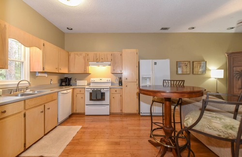 Richmond Hill House | Quiet Coastal Home Savannah Ft Stewart GA