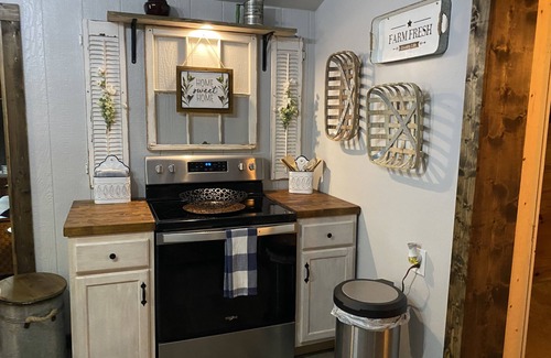 Ten Mile Cabin | Quiet comfortable mountain rest cabin getaway- with Fast 500 mbps wifi