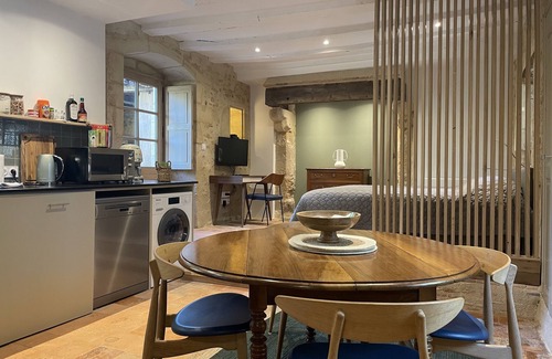 Durtal Apartment | Quiet, comfortable studio 35M2 facing manicured garden 15km from La Fleche zoo