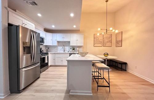 South Natomas House | Quiet Community, Stylish Escape