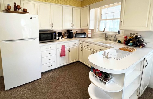 Rochester House | Quiet, convenient 2-bedroom house in town and yet near the river and trails.