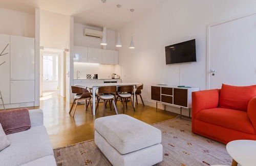 Santa Engracia Apartment | Quiet & Cool Apartment w/Garden by LovelyStay