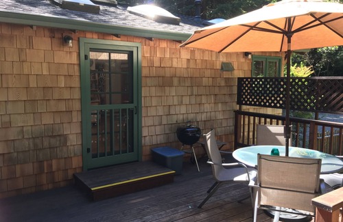 Mendocino Cottage | Quiet Cottage Ten Minutes from Mendocino and the Beach