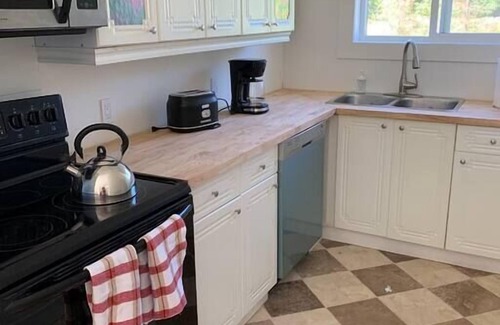 Port Alberni Other | Quiet Country Home With Mountain View for 6 pets freindly
