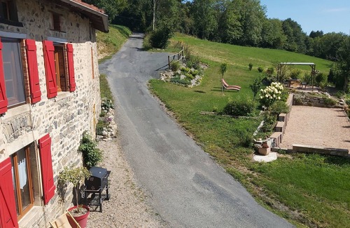 Chenelette House | Quiet country house with garden. Ideal for families.