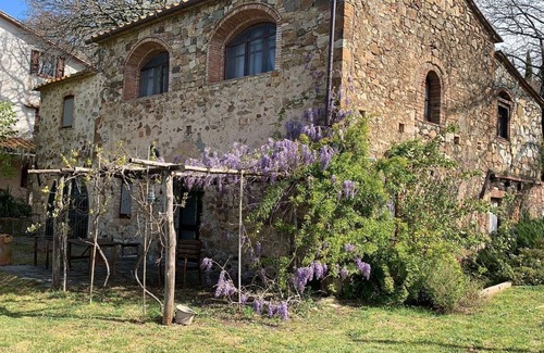 Castelnuovo di Val di Cecina House | Quiet country house, pets allowed