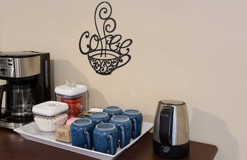 Noble House | Quiet country neighborhood; 15 minutes to OU Norman. Monthly stay discount 50%.