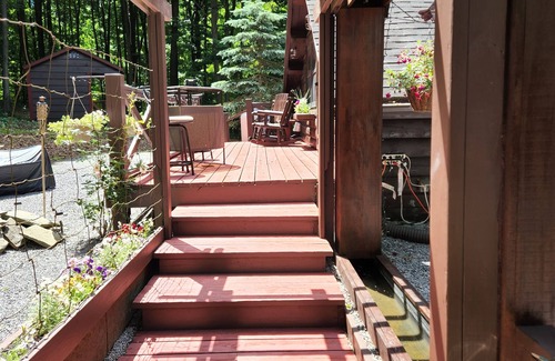 Munnsville Cabin | Quiet country setting awaits you!