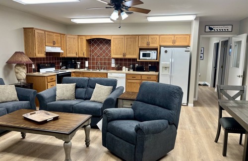 Chapman Cottage | Quiet cozy 3 bedroom country cottage in rural farm community. Pet friendly.