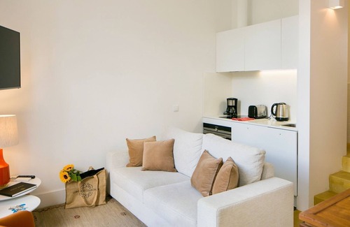 Santa Engracia Apartment | Quiet & Cozy Apartment w/Garden by LovelyStay