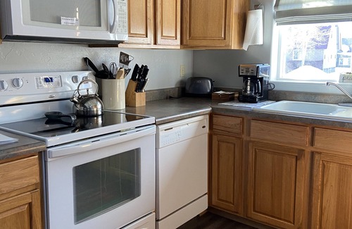 Gunnison Condo | Quiet Cozy Condo in town but walking distance to the Gunnison River