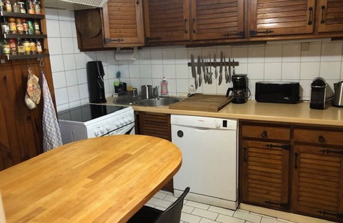 Paris City Center Apartment | QUIET cozy nest with WiFi and airport pick-up service [on demand]