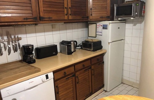 Paris City Center Apartment | QUIET cozy nest with WiFi and airport pick-up service [on demand]