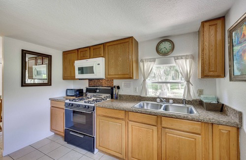 Pomona Park House | Quiet Crescent City Home w/Fire Pit, Boat Parking
