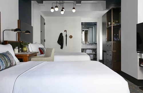 Tudor City Hotel | Quiet Escape in the City that Never Sleeps! Minutes to Empire State Building!