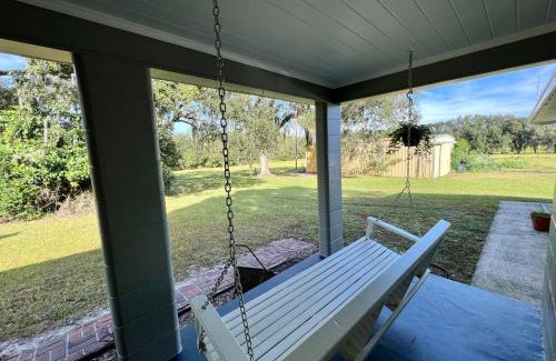 Webster House | Quiet Farmhouse IN THE COUNTRY close to major theme parks