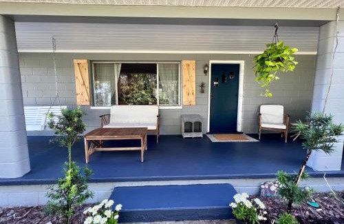 Webster House | Quiet Farmhouse IN THE COUNTRY close to major theme parks