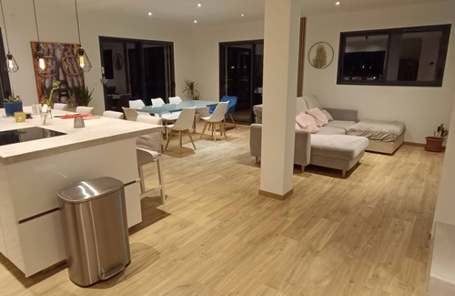 Sainte-Marie-dʼAlloix House | Quiet house 20 minutes from the slopes with Jacuzzi