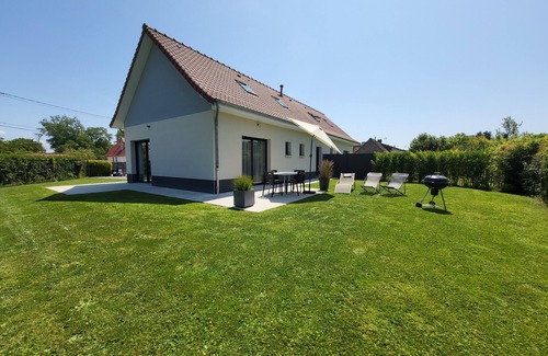 Favieres House | Quiet gîte, close to Baie de somme (3kms). Comfortable and air-conditioned
