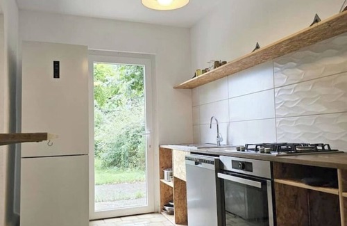 Orx Cottage | Quiet gîte with swimming pool, exceptional view, sleeps 5, Océan & Pays Basque