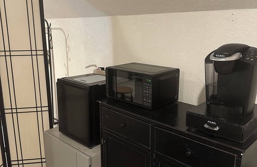 Voth Apartment | Quiet garage apartment in the country/ideal for working trip