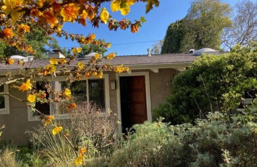 West Mesa House | Quiet garden home near the beach