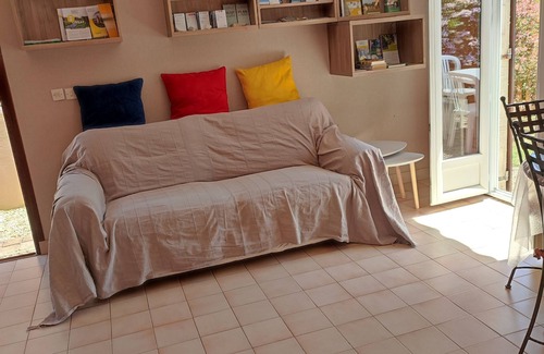 Orsay House | Quiet gite with garden 300 m from Le Guichet rer station