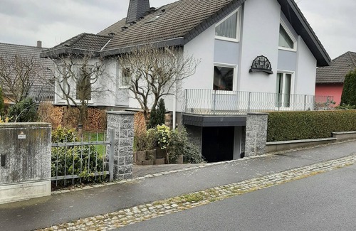 Niederfrohna Apartment | Quiet granny apartment near Limbach-Oberfrohna and Chemnitz