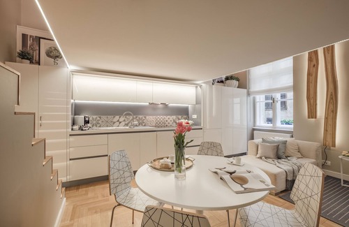 Inner City Budapest Apartment | Quiet HISTORIC PALACE Dreher, PEDESTRIAN AREA Via Vaci WiFi, A/C TV