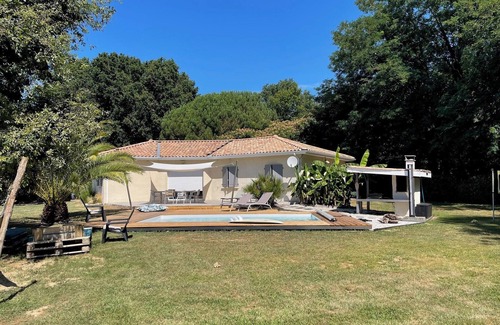 Queyrac House | Quiet house 15 km from the ocean with swimming pool