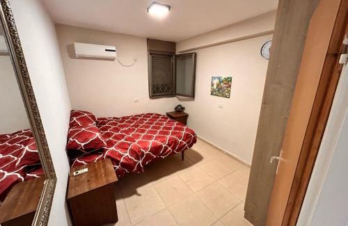 Kiryat Yam Apartment | Quiet House
