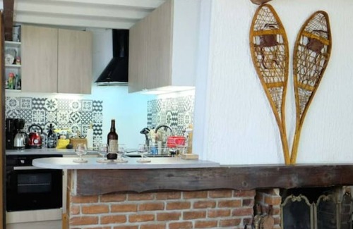 Soulan House | Quiet house with spa, view and space