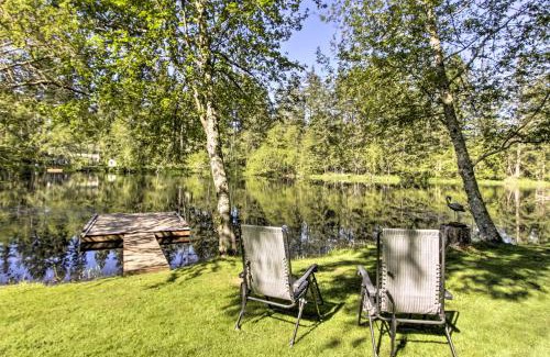 East Olympia House | Quiet Lakefront Olympia Home with Dock on Half Acre