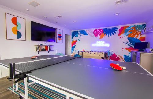 Carrollwood House | Quiet Lakefront, Pool, Game Room