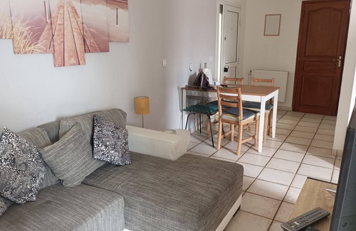 Cergy House | Quiet MARINA room with large terrace
