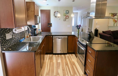 Westside Norwich House | Quiet, Modern Gem K & Q Beds Less Than 2 Miles To Mohegan Sun Casino