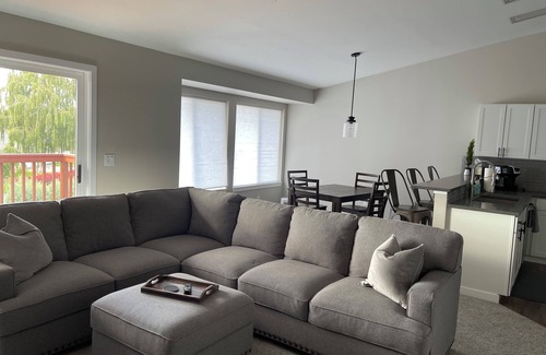 Gleed House | Quiet neighborhood near golf course