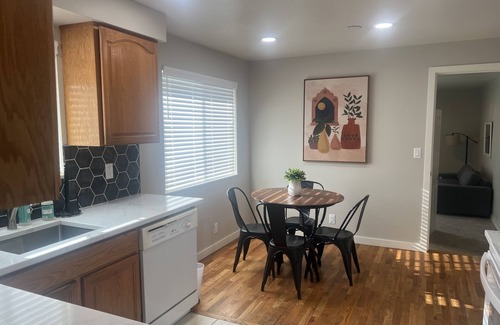 Springfield House | Quiet neighborhood, close to University of Oregon, shopping & freeway’s