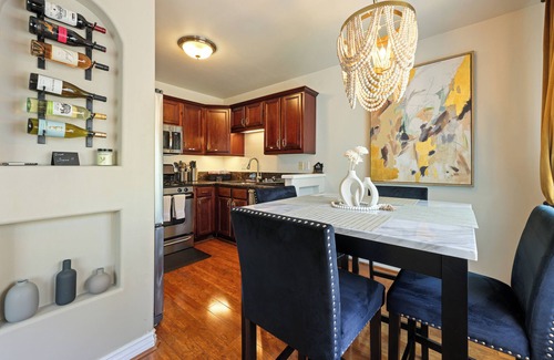 University Heights Condo | Quiet North Park Luxury Condo w/Free Parking & A/C