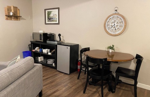 Spokane Apartment | Quiet North Spokane Retreat - 1 King/1 Bath