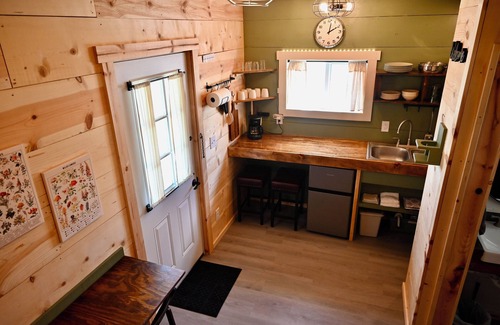 Hartville Cabin | Quiet, peaceful cabin in the rolling hills of the Ozarks