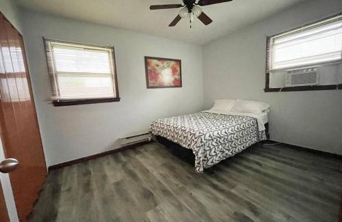 Franklin House | Quiet Peaceful Home in Franklin Sleeps 6